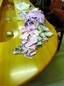 孝感警察清洗了城市的“小卡片”，两个组织的卖淫团伙被摧毁，33人被捕